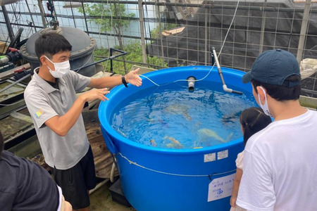 【体験】見て・触って・学べる！やんばるタッチプール＆飼育体験チケット（２名様）