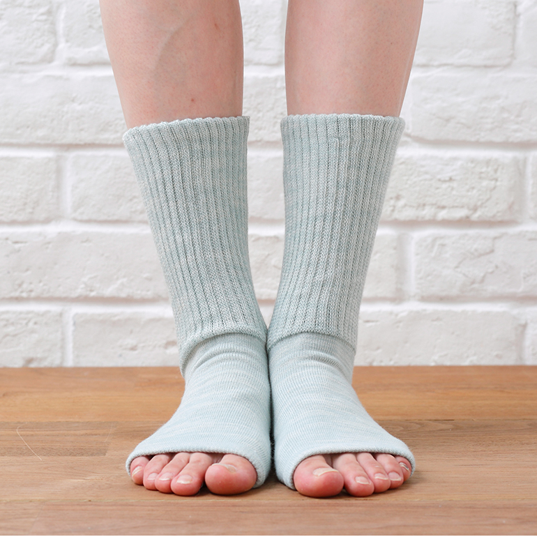 かかとケア あったか トゥレス (23～25cm) 杢サックス レディース ソックス 米ぬか 保湿 かかとつるつる かかとひび割れ 保湿靴下 ガサガサ 足裏 ひび割れ 角質ケア 睡眠 寝るとき 夜用 