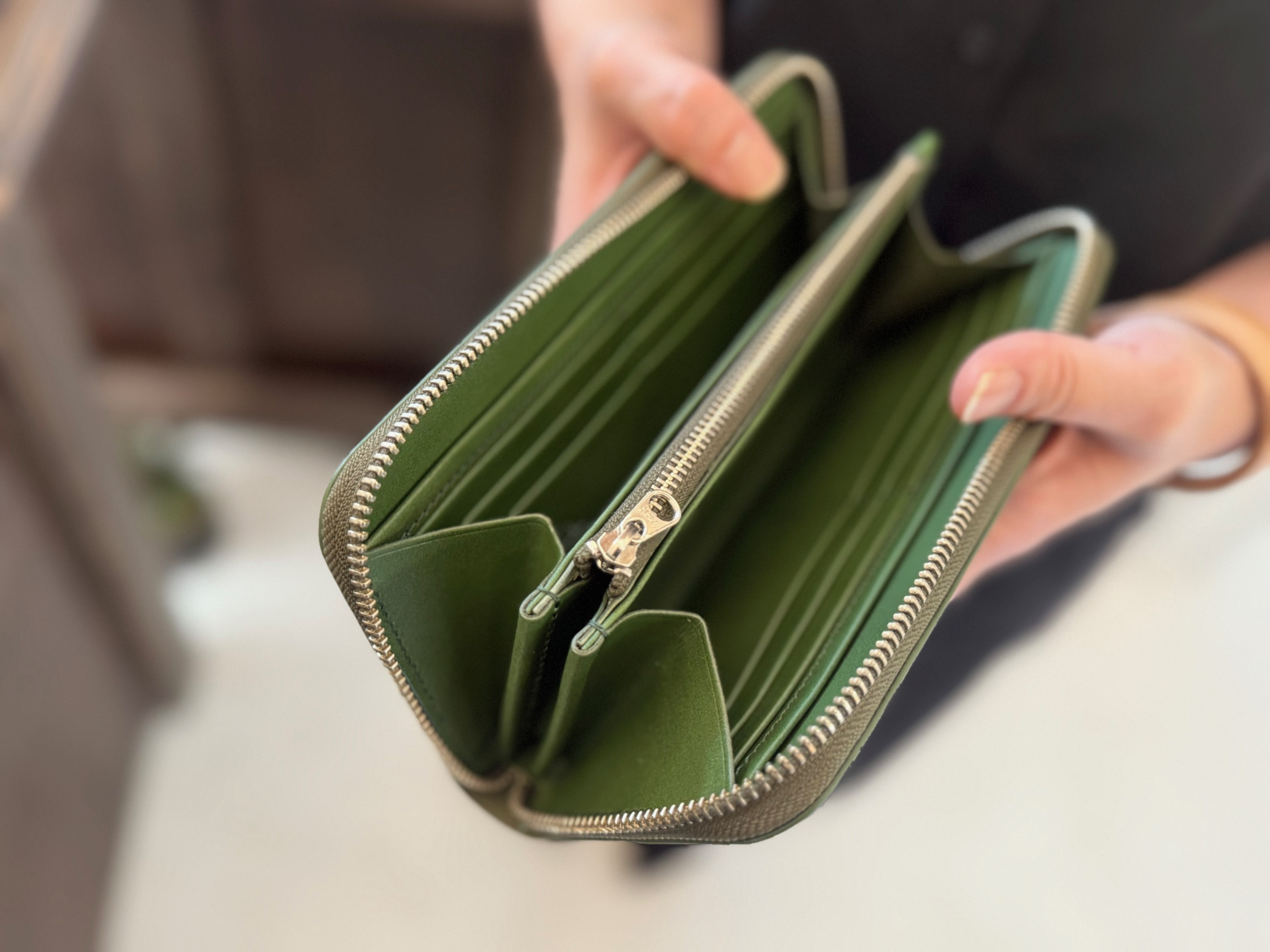 革職人が作った牛革ラウンドファスナー長財布［GRN］