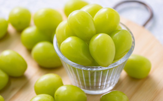 【訳あり】青森県産シャインマスカット 2房(1kg以上)【配送不可地域：離島・沖縄県・九州】