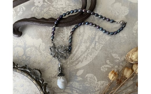 
                  [3Way／一点物] マーカサイトの石の入ったヴィンテージブローチと希少な湖水 (こすい) パールのネックレス｜ジュエリー アクセサリー ネックレス パール パールネックレス アンティーク 湖水パール 淡水パール バロックパール ヴィンテージ 真珠 コスチュームジュエリー フランス イギリス ヨーロッパ 贈答品 ギフト [2828]
                