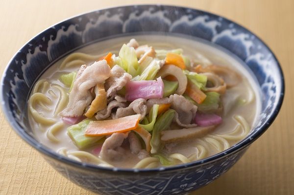 製麺所直送ちゃんぽんセット（具材付き）