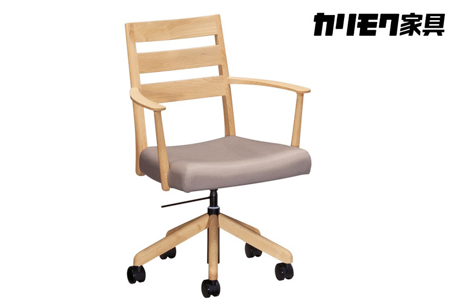 
カリモク家具『デスクチェア(キャスター付)』CT613E [1258] 具 国産 イス チェア カリモク 家具 肘付 椅子 合成皮革 選べる 張地 カラー キャスター 国産 日本製 木製 単品 バラ売り karimoku 学習 リビング ダイニング デスクチェア
