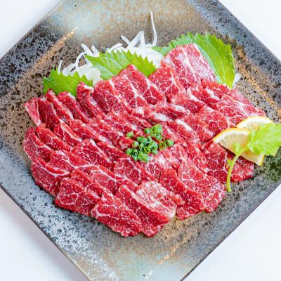 ふるさと納税 小国町 【熊本 と畜】桜屋 特選馬刺しスライス 300g(小国町)