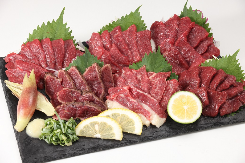 
熊本の味 純国産 馬刺し 満喫セット 約420g 馬肉 タレ付き
