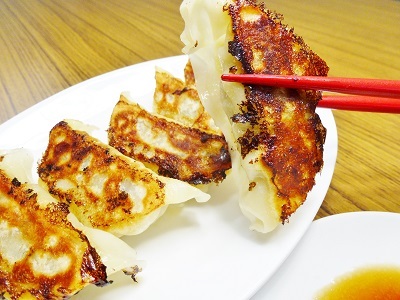 【定期便/3ヶ月】ごしょ芋 ぎょうざ（24個） 定期便 ごしょいも 餃子 ごしょ芋 菊芋 ギョウザ 冷凍 おかず 惣菜 おつまみ おやつ 夜食 昼食 岩手県 北上市 C0088 NPOくちない 特定非