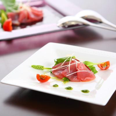 ふるさと納税 みよし市 ノリタケ【リズモホワイト】19cmスクエアプレートペア |  | 03