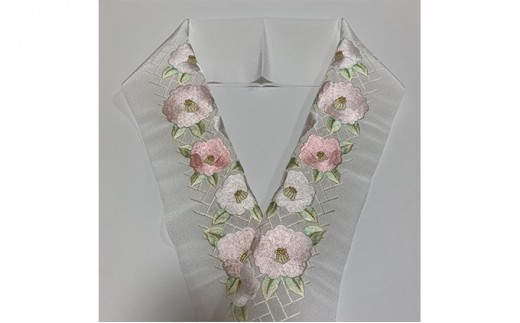 
半衿　半襟　ピンクの椿柄　刺繍 [№5275-0195]
