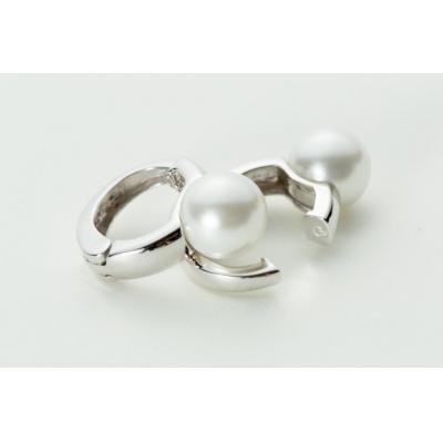 ふるさと納税 甲府市 【ジュエリーの街、山梨県甲府市】8ミリ アコヤ真珠 K18WGピアリング 39-17W |  | 02