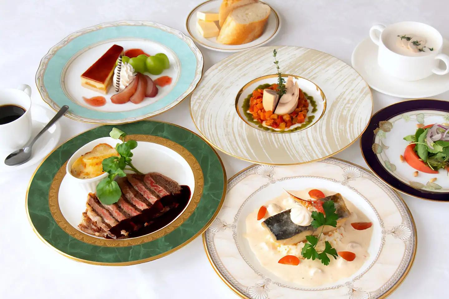 【令和7年産 コシヒカリ (精米) 10kg×東京第一ホテル鶴岡】旬の特産品と宿泊利用券セット