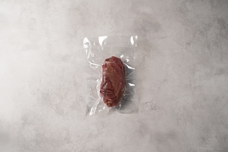 四国カルストの麓で育った鹿モモ肉（400g×3P）　ジビエ お手軽 おつまみ 鹿 シカ 獣 贈答