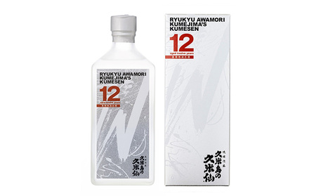【久米島の久米仙】「ホワイト12年古酒」35度 720ml 泡盛 蒸留酒 焼酎 アルコール 酒 酵母 発酵 米 黒麹 米麹 熟成 古酒 貯蔵 天然水 もろみ 贈答 ギフト 高級 琉球 沖縄