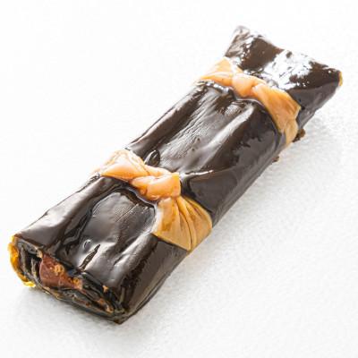 ふるさと納税 釧路町 【毎月定期便】北海道産昆布で鮭と鰊を丁寧に巻いた昆布巻きセット 合計2本(1本×各1袋)全9回 |  | 02