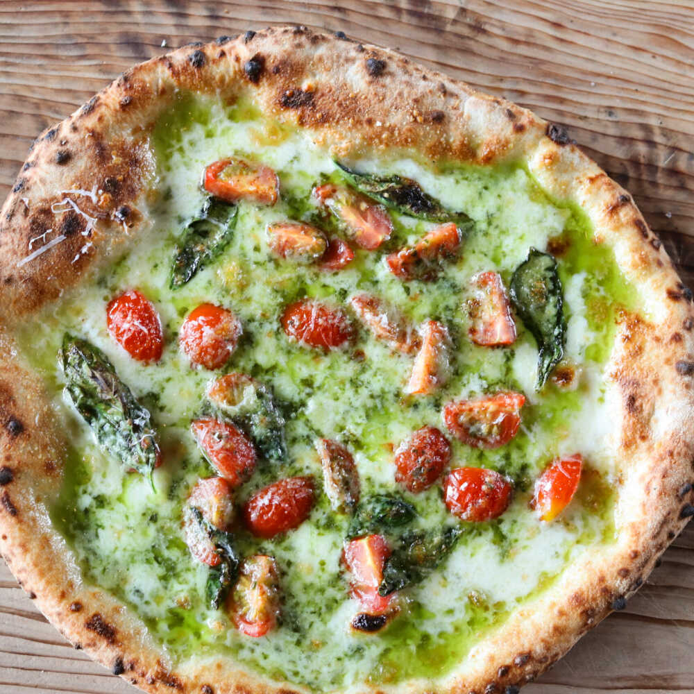 【ふるさと納税】【 ナポリピッツァ専門店 が作る 薪窯焼き 冷凍 ピッツァ セット 】 フレッシュトマト と バジルソース でさっぱり マルゲリータ ・ ビアンカ ×3枚 ピザ イタリアン ぴざ 冷凍 ピザ窯 ピッツァ320g 熊本 菊陽【堀川ピッツァ】[BHBV007]