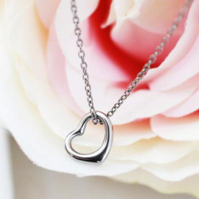 ふるさと納税 弥彦村 純チタンオープンハートペンダント ハート ネックレス 変色しにくい ギフト かわいい 新潟県 弥彦村 |  | 01