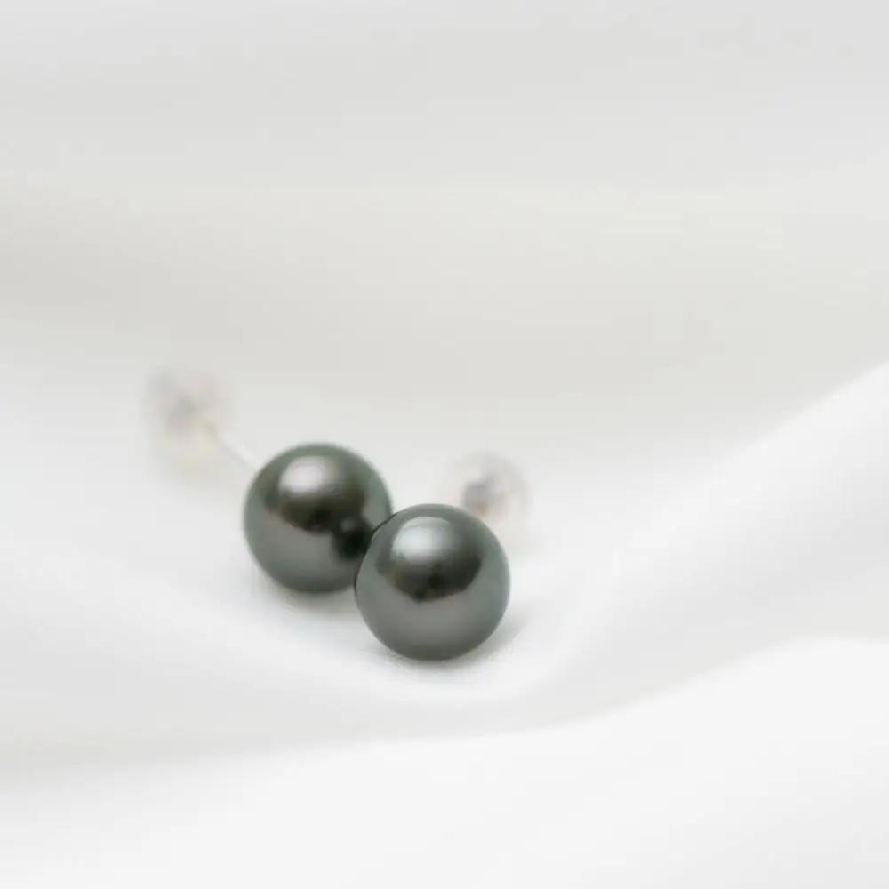 無調色 ブラックパール（タヒチ 黒蝶真珠） 8.0mm  Pt900 プラチナスタッドピアス