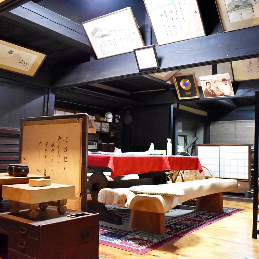 旅行 ジビエ 宿泊 民宿 2名様分チケット / 古民家の宿木治屋1泊2食付き宿泊券(2名様) ～夕食は木治屋特製 ぼたん鍋～ / 旅行・チケット 宿泊券 古民家 ぼたん鍋