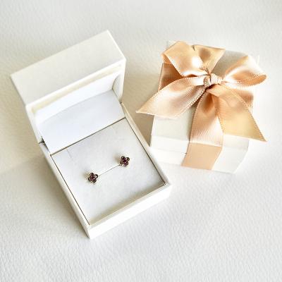 ふるさと納税 甲府市 【ジュエリー】K10 イエローゴールド ルビー クローバー ピアス 保証書付 NXE-306 |  | 03