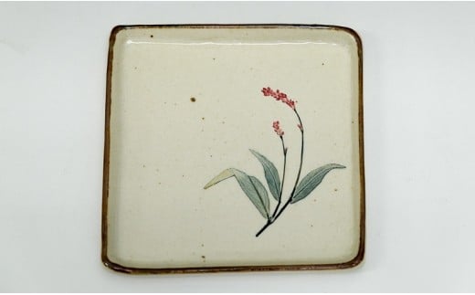 
23-89　網田蒼土窯　ふち立て角皿　　【熊本県伝統的工芸品】
