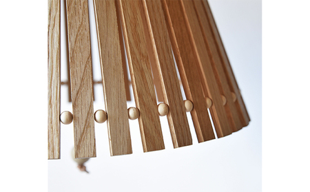 【YARN】ウッドビーズシリーズ　スリットからこぼれる光が美しいランプ【L】