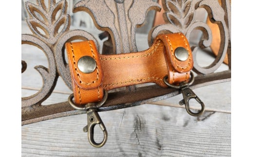 ベルトインホルダー（ライトブラウン）【本革 牛革 本革 牛革 ベルト 手縫い 雑貨 おしゃれ オリジナル レザー職人 フウネレザーファクトリー】 [BFAJ109]