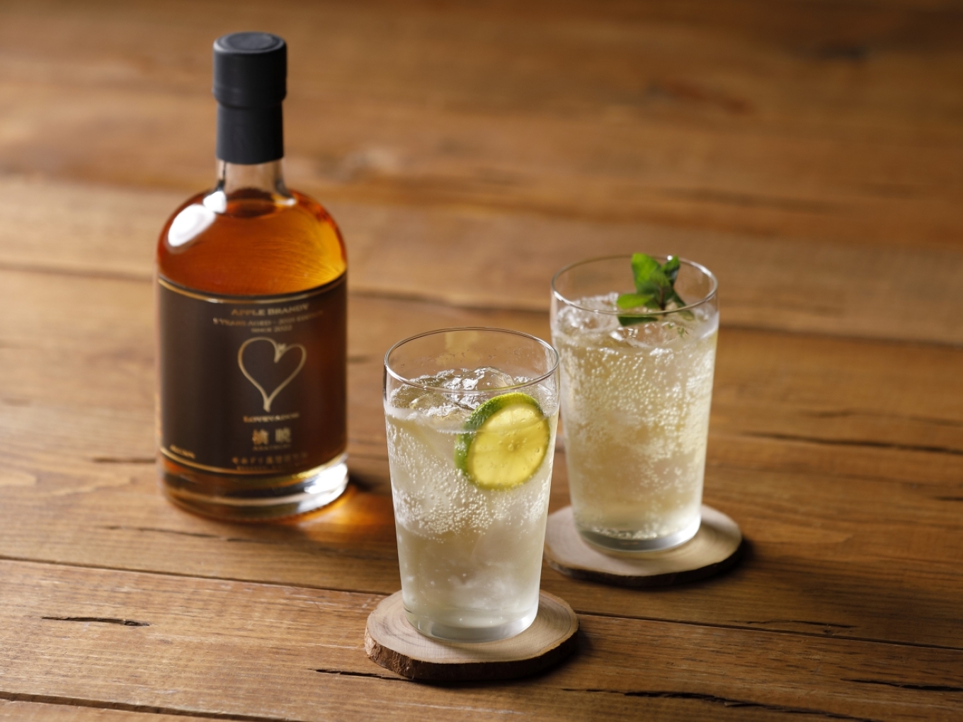 アップル ブランデー 3年熟成 LOVEVADOS 檎暁 500ml (alc.36%)【青森りんご 100％ ラブヴァドス クラフトブランデー あかつき 洋酒 ブランデー 】