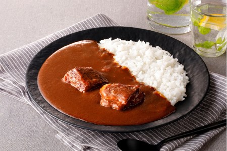 北海道北広島産 ブラックアンガス牛 宮北牧場カレー 800g（200g×4箱）ビーフカレー