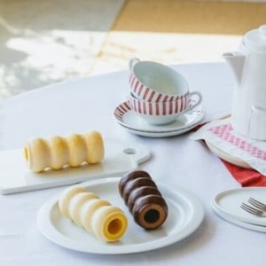 ユーハイム バウムクーヘンキュートジャパン2本セット(ホワイトチョコレート＆チョコレート)【配送不可地域：離島】【1663846】