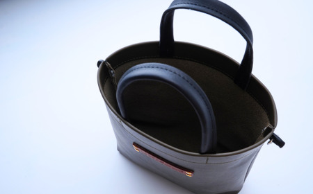トートサコッシュ 【ブラック】 UNISOLE｜ 革小物 革バック サコッシュ ハンドバック 学生ブランド 手づくり おしゃれ 革製品 プレゼント 贈り物 草加レザー 獨協大学 大学生 草加市 埼玉県