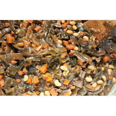 【ふるさと納税】ごはんが進む!鳴門産茎わかめと春にんじんの佃煮(1袋180g×3個)【配送不可地域：離島】【1535504】