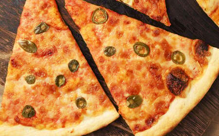 ニューヨークピザ ハラペーニョ ホール 8カット｜CAFÉ & PIZZA DELTA ピザ 冷凍 冷凍ピザ 国産小麦 M19S30