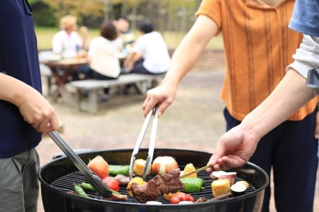 【BBQ セット】2～3人前 家族や友人と楽しめるバーベキューセット（焼肉・牛肉バーグ・牛肉ソーセージ・牛串）キャンプ、BBQ、アウトドアにBBQ肉セット