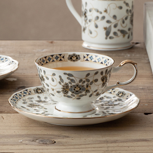 碗皿 食器 カップ ティーカップ コーヒーカップ ソーサー 1客 NARUMI 三重ナルミ ナルミ 鳴海製陶 鳴海 ブラックミラノ 紅茶 コーヒー ボーンチャイナ おしゃれ ギフト プレゼント 三重 