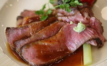 職人が焼き上げた 黒毛和牛 特選 炭火焼 ローストビーフ 800g (独自の直火焼き製法 ローストビーフ 黒毛和牛 ローストビーフ 牛肉 ローストビーフ ブロック ローストビーフ 肉 ローストビーフ 