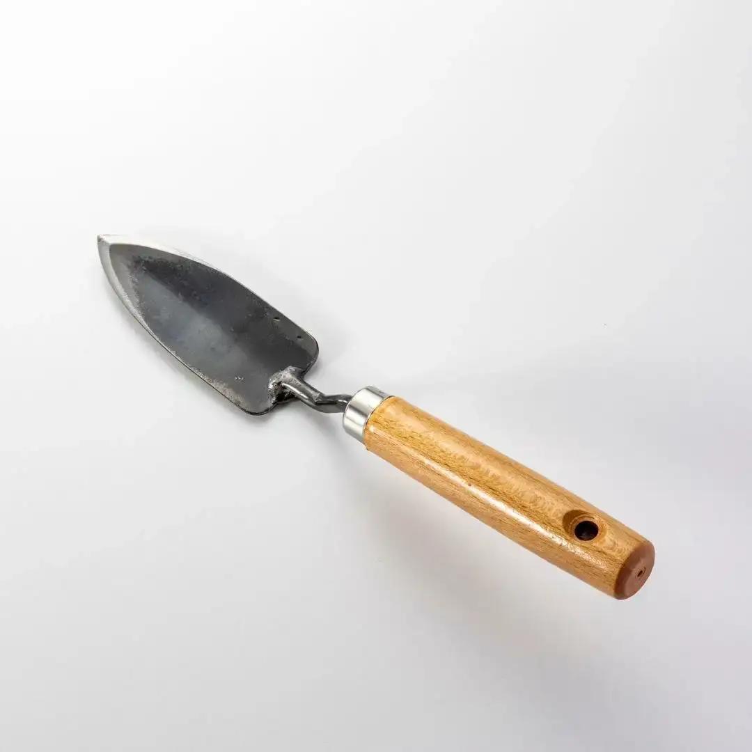 鍛冶屋さんがつくった土いじり小道具4点セット 帆布バック付 燕三条製 園芸用品 農作業 ガーデニング スコップ 鎌 コテ [相田合同工場] 【041S012】