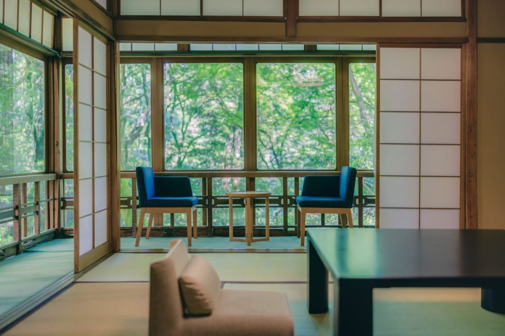 B-17 奈良・春日奥山　月日亭　1泊2食付　ペア宿泊券