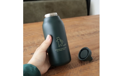 知床トコさん ウォーター タンブラー グリーン 550ml×1本 蓋付き 軽量＜KINTO＞【1671605】