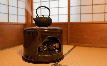【トヨトミ】石油こんろ HH-2124(M) インテリア 防災用 強火力 簡単お手入れ ２重タンク構造 耐震自動消火装置付き 