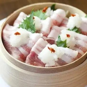 純白のビアンカ 豚バラしゃぶしゃぶ用 500g 豚肉 ぶた ぶた肉 肉 お肉 国産 冷凍 箱入り のし 贈答 ギフト プレゼント お中元 お歳暮 父の日 母の日 敬老の日 鍋 すき焼き 蒸し 新鮮 新