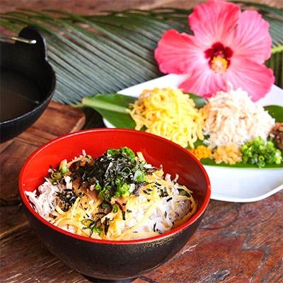 ふるさと納税 奄美市 メディアでも話題!奄美の伝統料理【鶏飯】4食分セット |  | 01