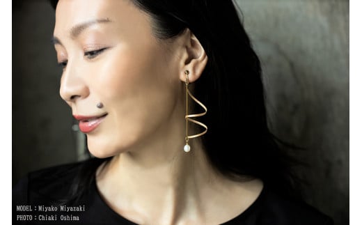 【KALCANO】ピアス ジュエリー jewelry アクセサリー レディース 熊本 阿蘇小国杉 小国杉 工芸品 木製 K18 淡水パール ハンドメイド ギフト プレゼント ジュエリーケース付 ogunist tsumuji -つむじ
