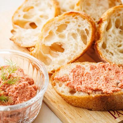 ふるさと納税 釧路町 「たらこ」と「バター」の抜群の組合せ 「たらこバター」160g×3個セット |  | 02