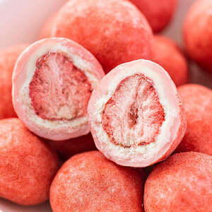 苺のフリーズドライ苺チョコ900g 300gx3袋 11月～3月発送 チョコレート チョコ スイーツ お菓子 おかし いちご ホワイトチョコ イチゴ パウダー ギフト プレゼント 兵庫県 伊丹市