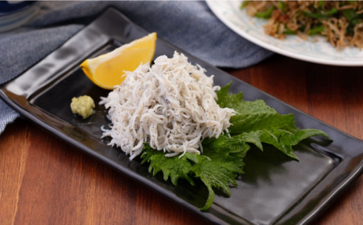 釜揚げ 湘南しらす 960g 小分け 120g×8パック / しらす 湘南 ふわふわ 食感 冷凍 国産 シラス お取り寄せ 人気 佐島 横須賀 かながわブランド 神奈川県 【平敏丸】 [AKEZ002