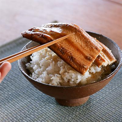 ふるさと納税 瀬戸内市 あなご 料理専門店の〜ふっくら肉厚〜 特撰【 焼きあなご 3尾入 】 [No.5735-3385] |  | 02