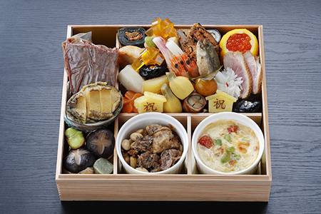 【京料理 宮前】生産牧場指定A4等級以上 近江牛使用　近江牛 がメインの おせち 料理　一段重　2名様用　【令和7年12月16日まで受付】【DM10W】
