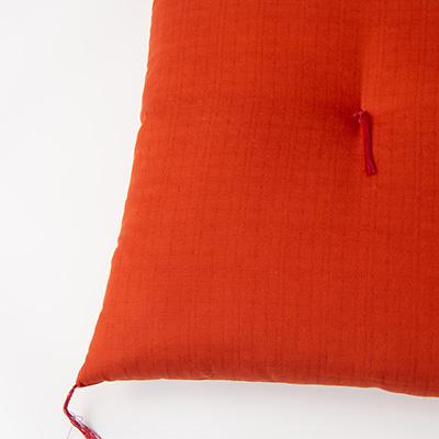 ふるさと納税 ふじみ野市 綿ふとん職人が手掛ける綿100%座布団【銘仙判】55cm×59cm【朱色】 |  | 02