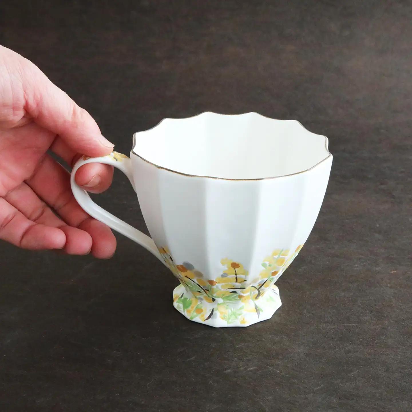 【美濃焼】koyomiお花マグカップ 3月 ミモザ【buzan 武山窯】食器 コーヒーカップ ティーカップ [MBA015]