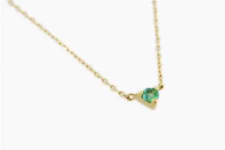 ネックレス 5月 誕生石 K18 イエローゴールド エメラルド アクセサリー ジュエリー プレゼント ギフト 贈りもの / 工房グリーム / 山梨県 中央市