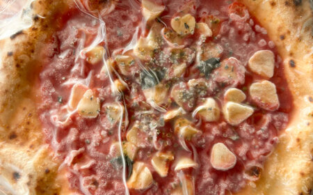 【ナポリピッツァ専門店が作る薪窯焼き 冷凍 ピッツァセット】 マリナーラ × 3枚 合計 約750g / ピザ イタリアン 熊本県 菊陽町【株式会社CAROTA】[BHBV001]